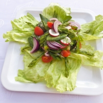 Zeleninový salát s chřestem